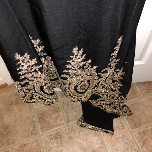 sleeveless black & gold beaded evening gown - Picture 2 of 8